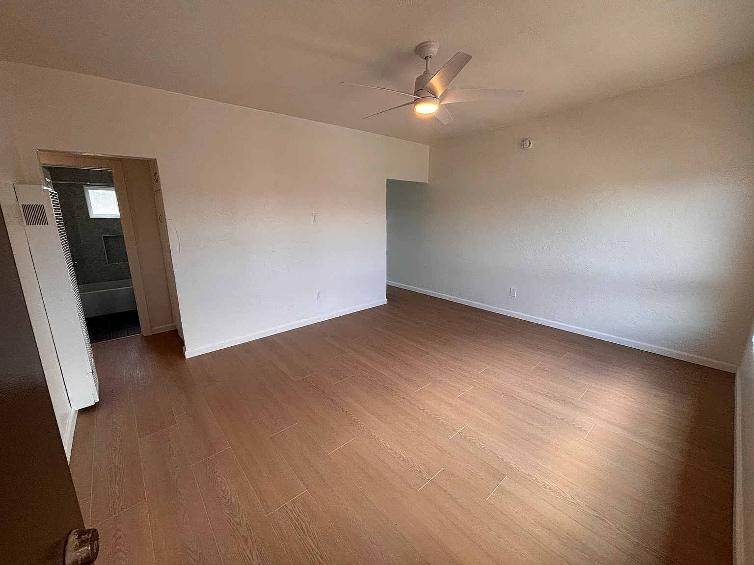 2 bed, 729 sqft, $2,150 — Photo 3