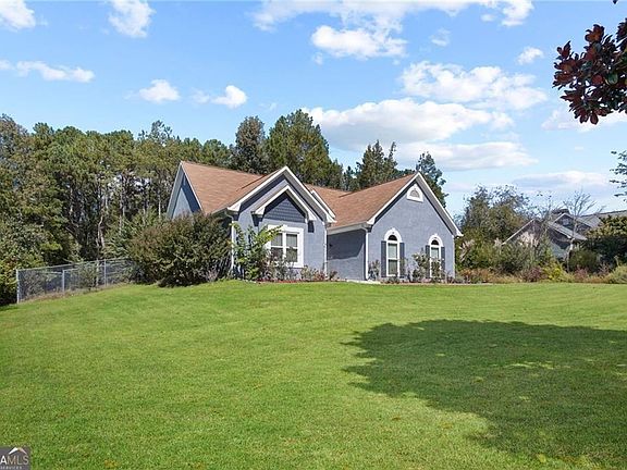 2nd image of 131 Pecan Lake Dr