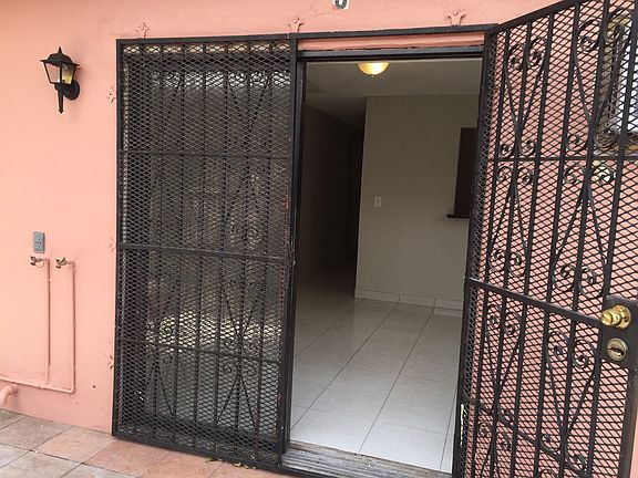4th image of 2318 NW 23rd Ct #2