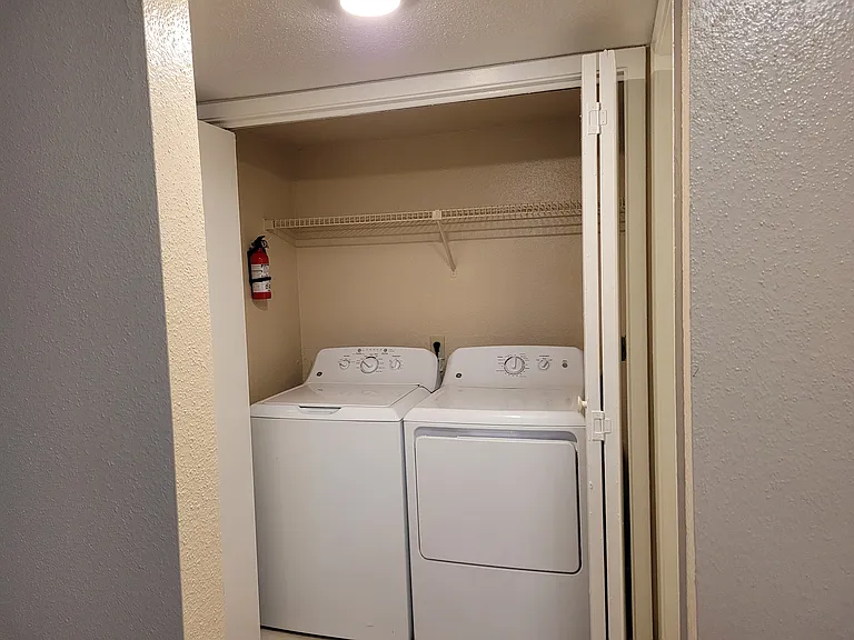 Sleepy Hollow Apartments — Photo 35