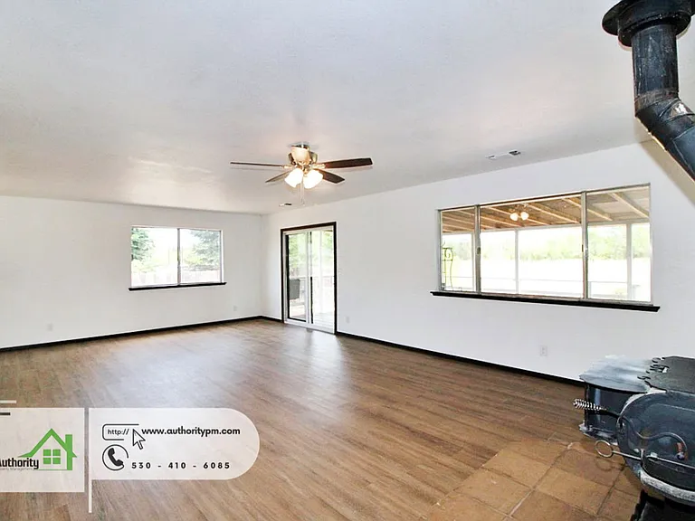 8615 Patricia Dr — Photo 4