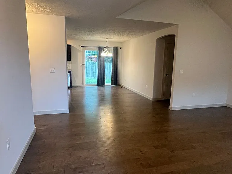 5371 Basswood Ct — Photo 2