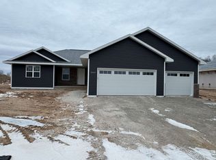 4669 Richard Ln, Green Bay, WI 54313