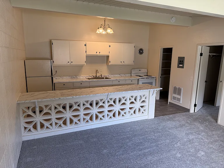 Fernmar Apartments — Photo 8