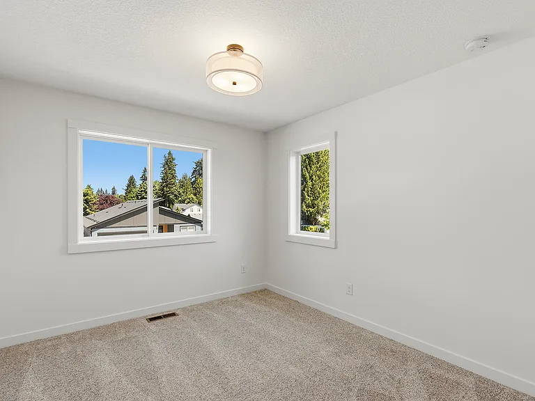 5007 NE 71st St — Photo 38