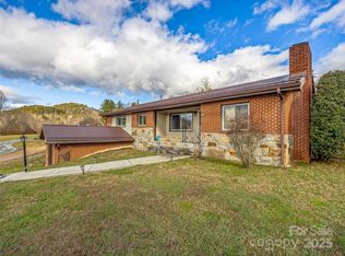 372 Hamilton Rd, Penrose, NC 28766