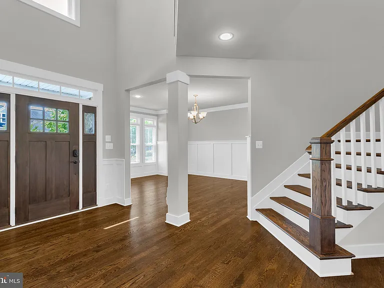 2233 N Underwood St — Photo 6