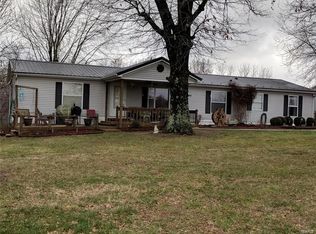 17372 Fur Rd, Lebanon, MO 65536