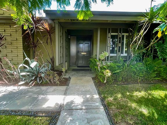 4th image of 22308 Bassett St