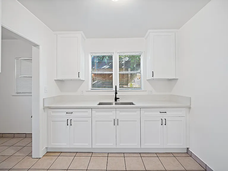 234 S Sadler Ave #234 — Photo 5