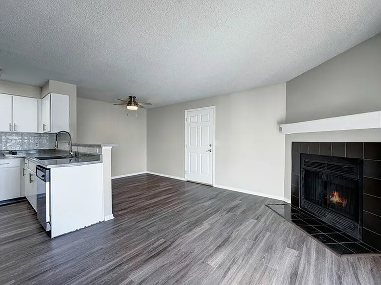Summit Riverside Apartments — Photo 51