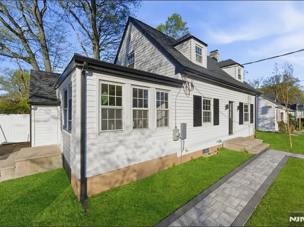 224 Godwin Ave, Wyckoff, NJ 07481