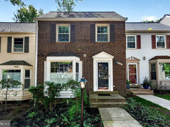 8227 Goldstream Ct, Vienna, VA 22182