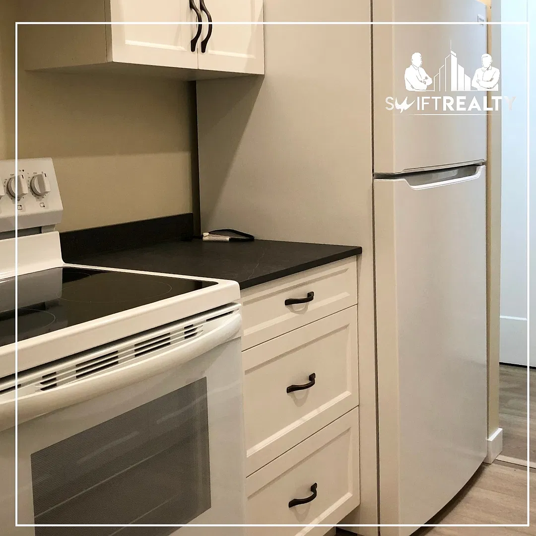 Gorgeous 2 Bed 1 Bath Unit! Indoor Pool! — Photo 4