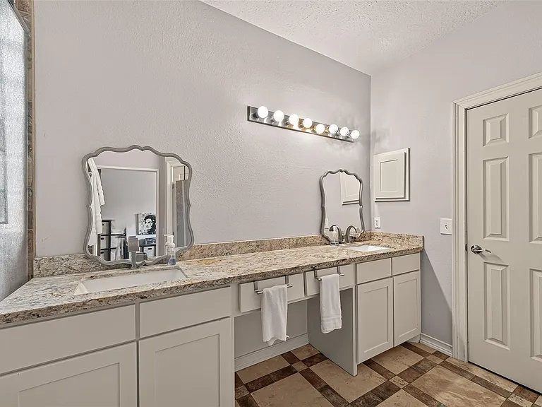 20822 Figurine Ct — Photo 18