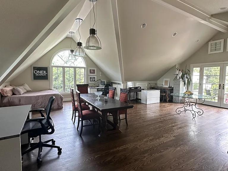 Dellwood Ln — Photo 2