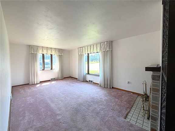 2nd image of 710 Walnut St