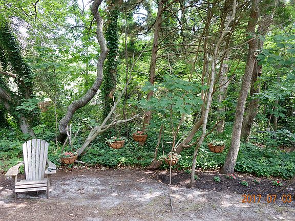 adjacent lot available 