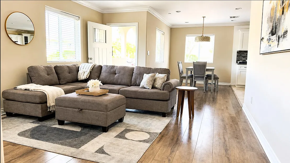 5 bed, 2100 sqft, $7,950 — Photo 3