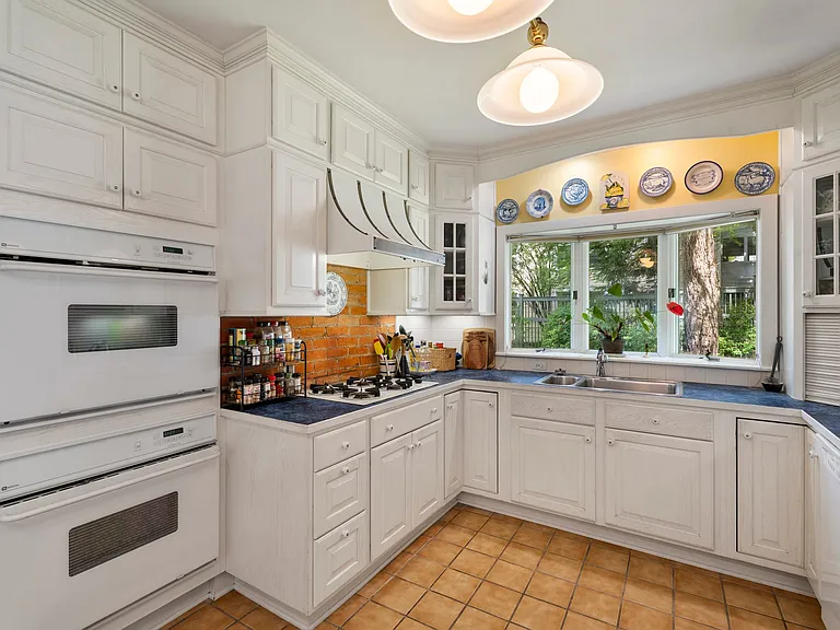 212 Forest Home Dr — Photo 7