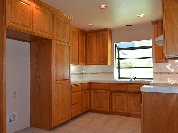 3rd image of 1456 Lemon Ave