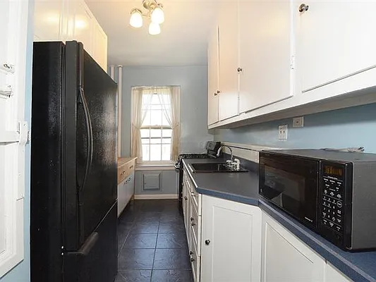 Sold by Robert E. Hill  | media 60