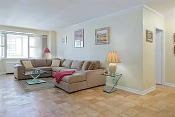 Sold by Douglas Elliman | media 21