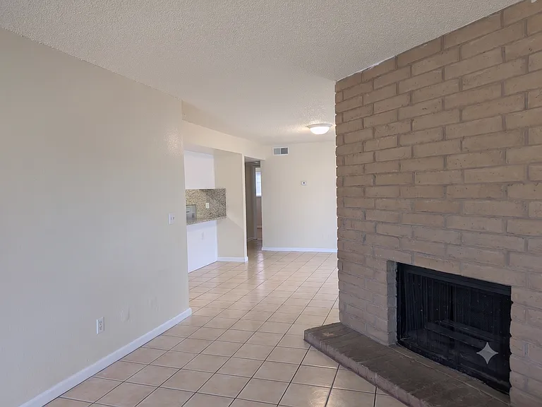 7464 Della Cir — Photo 5