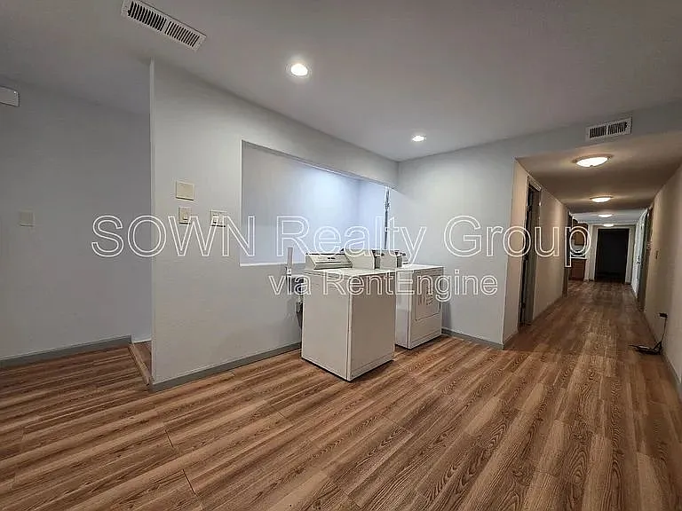 412 E William St #6 — Photo 6