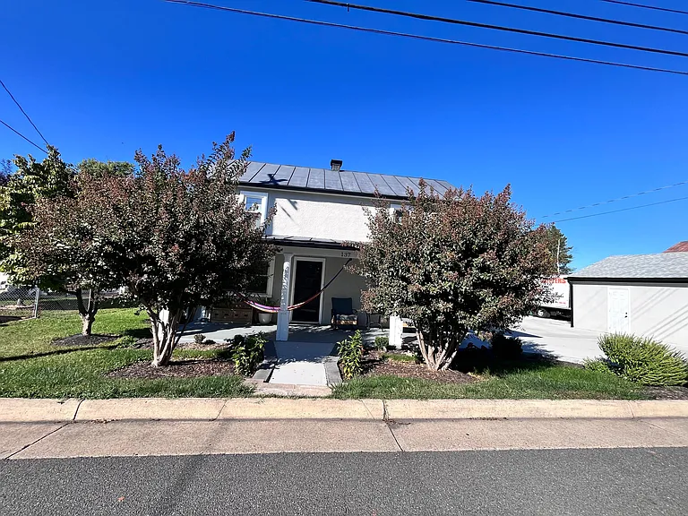 137 W 17th St — Photo 17