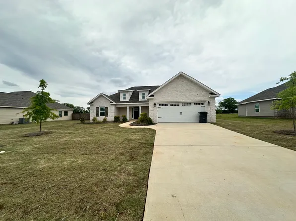 241 Overton Dr, Perry, GA