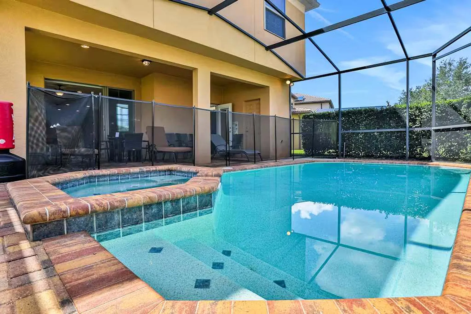 6 bed, 4.0 bath, 3132 sqft, $7,227 — Photo 3