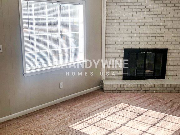 5th image of 4907 Cloister Ave