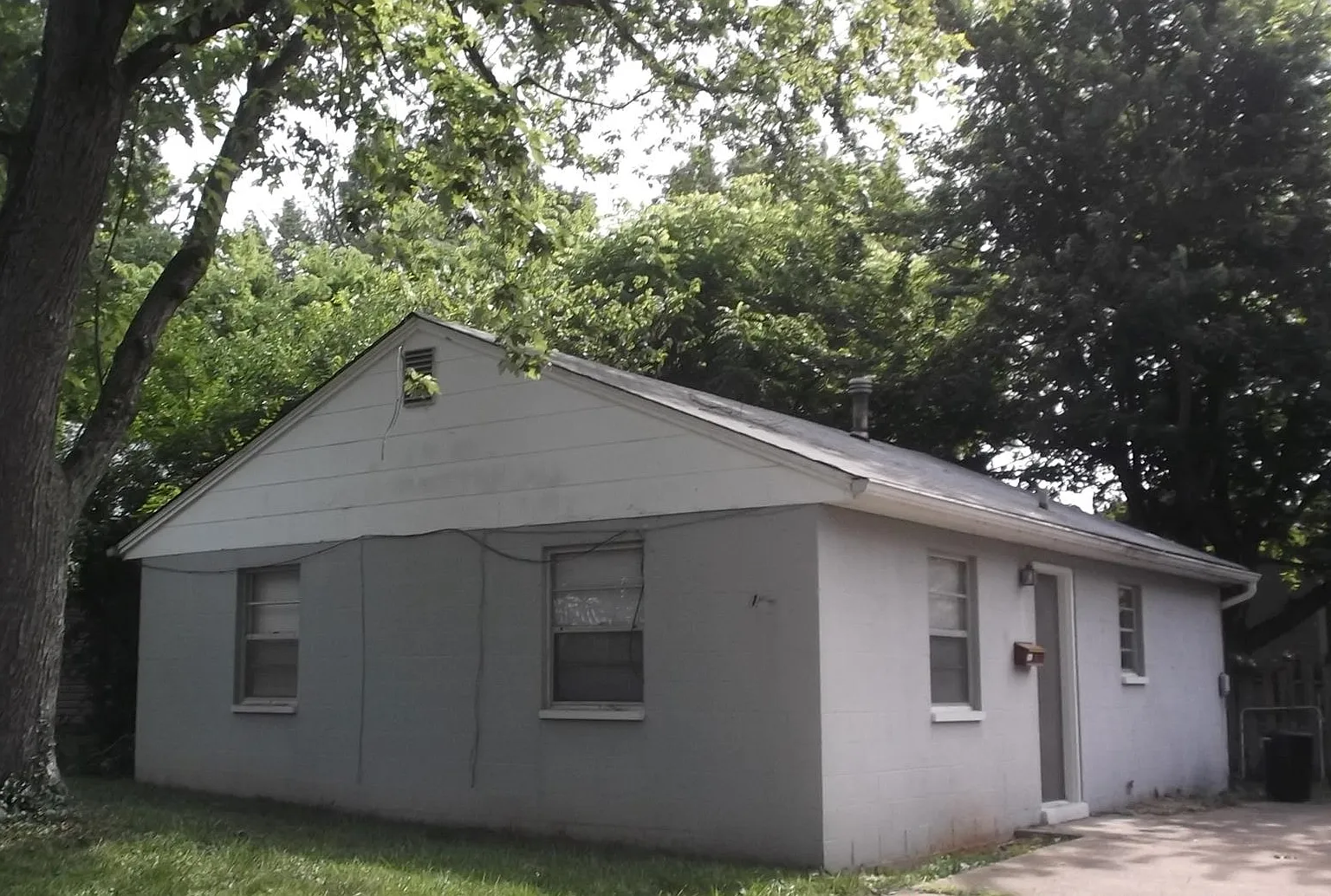 106 N Clark St. — Photo 1