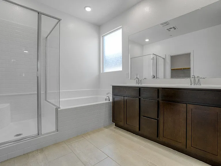 9770 Redwood Cascade St — Photo 12