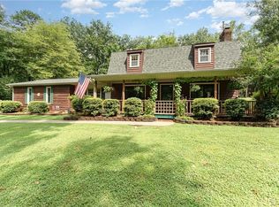 200 Englewood Trl, Mount Airy, NC 27030