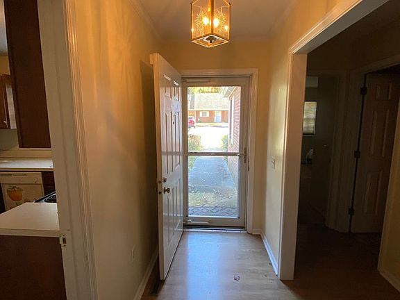 2nd image of 4800 Lancaster Pike