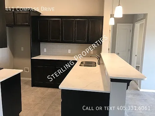 441 Compass Dr — Photo 3