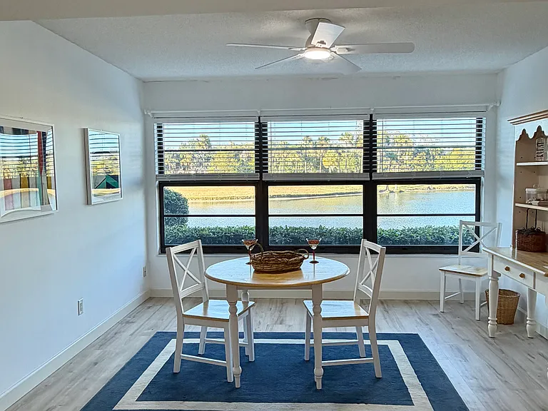 Enjoy STUNNING lake & golf course views