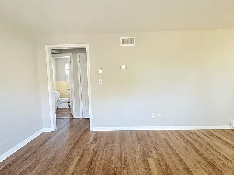 451 Main St #4A4 — Photo 3