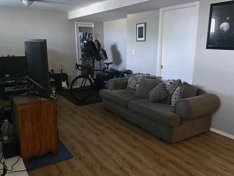 2234 E Roosevelt Ave — Photo 2