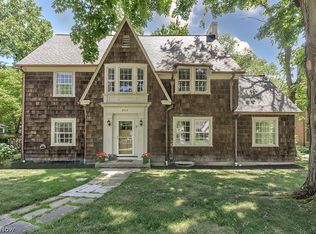 2913 Torrington Rd, Shaker Heights, OH 44122