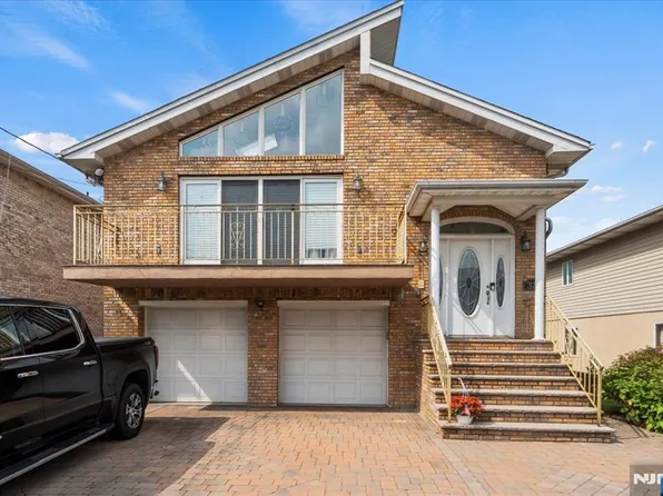 376 Page Ave, Lyndhurst, NJ 07071