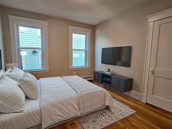 5th image of 8-10 Chatham St Unit 1