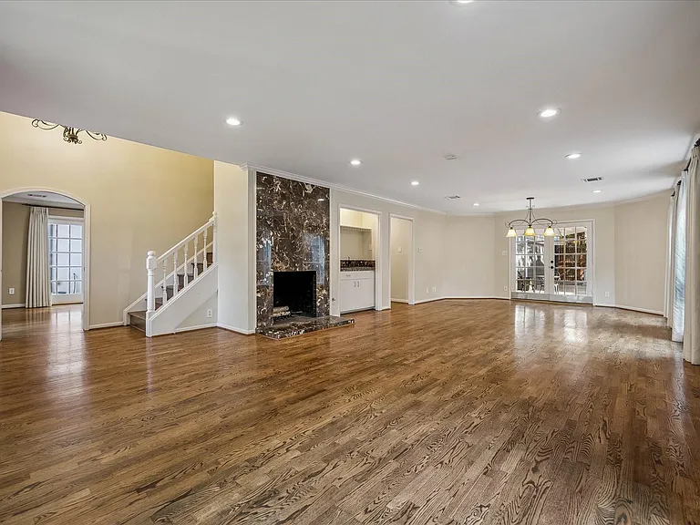 4119 Amherst St — Photo 2