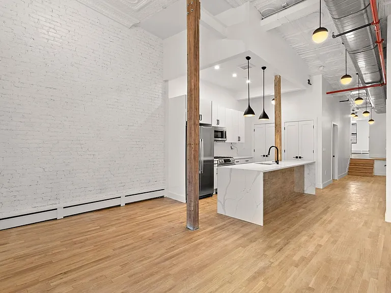 717 Manhattan Ave #4A — Photo 4