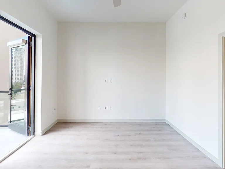 101 N Meridian — Photo 89