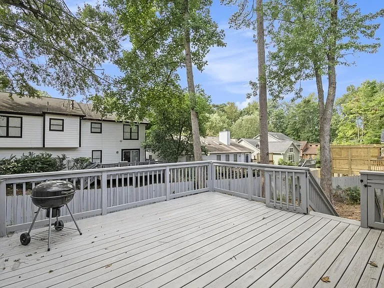 1118 Capital Club Cir NE — Photo 25