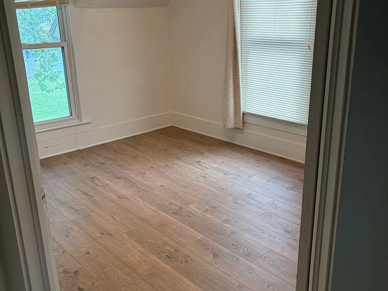 Upstairs bedroom 4