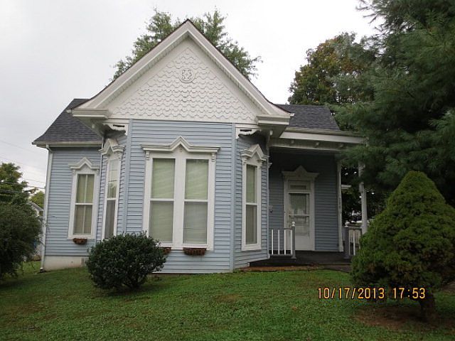 1st image of 208 E Washington St
